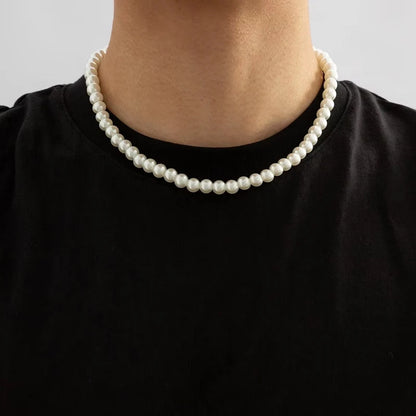 Essentials Pearls Short Necklace