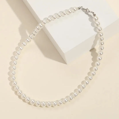 Essentials Pearls Short Necklace